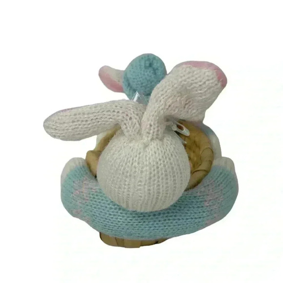VINTAGE EASTER RATTAN WEAVED BASKET PLUSH KNIT BUNNIES HOLDING BASKET 6” - Picture 11 of 14